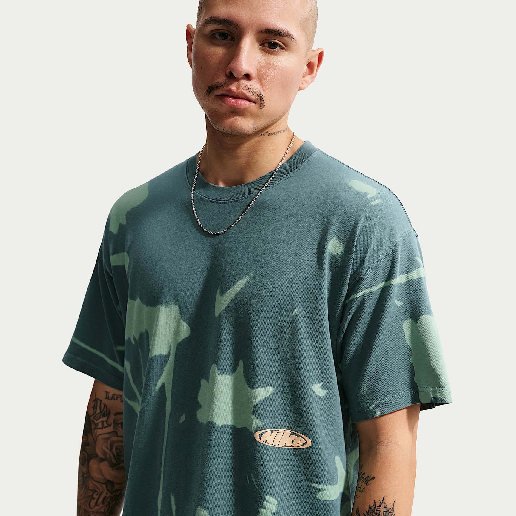 Nike Sportswear T-Shirt. Nike CA